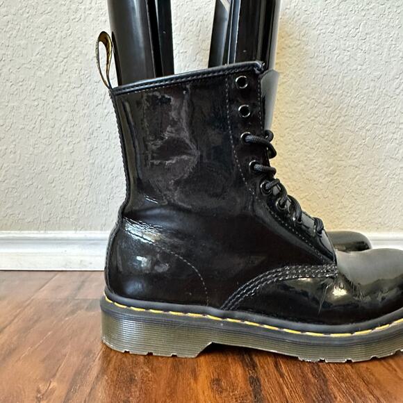 DR. MARTENS 1460 Boots Black Patent Leather Lace Up Booties Gothic - Picture 3 of 10